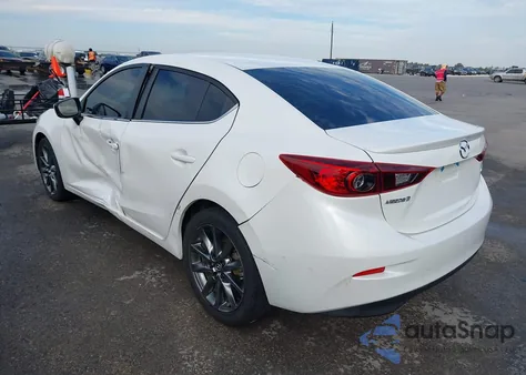 2018 Mazda Mazda3 Touring z USA, uszkodzony, nr VIN 3MZBN1V3XJM159896